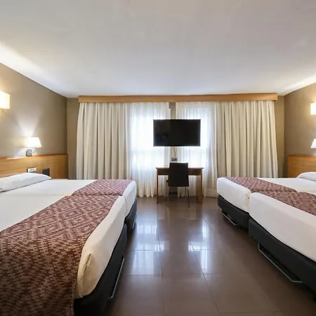 Otel Catalonia Park Güell 3*