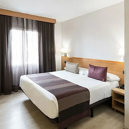 Hotel Catalonia Park Gueell 3*