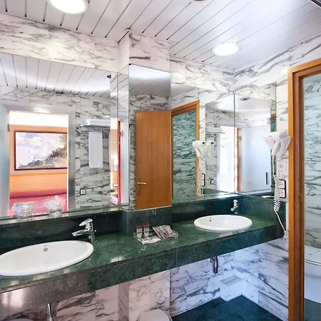 加泰罗尼亚奎尔公园酒店 巴塞罗那