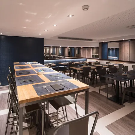 加泰罗尼亚奎尔公园酒店 3*