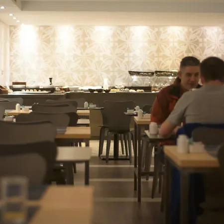 Hotel Catalonia Park Güell 3*