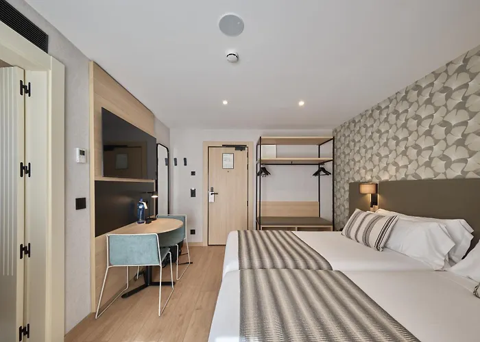 Catalonia Park Güell Hotel Barcelona