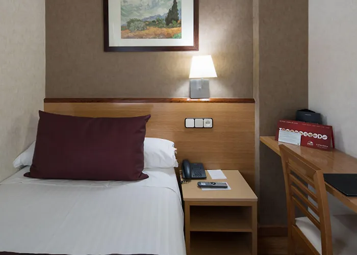 Catalonia Park Güell Hotel