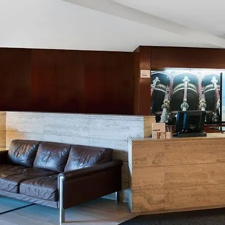 Hotel Catalonia Park Güell 3*