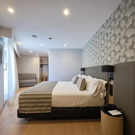 Catalonia Park Güell Hotel 3*
